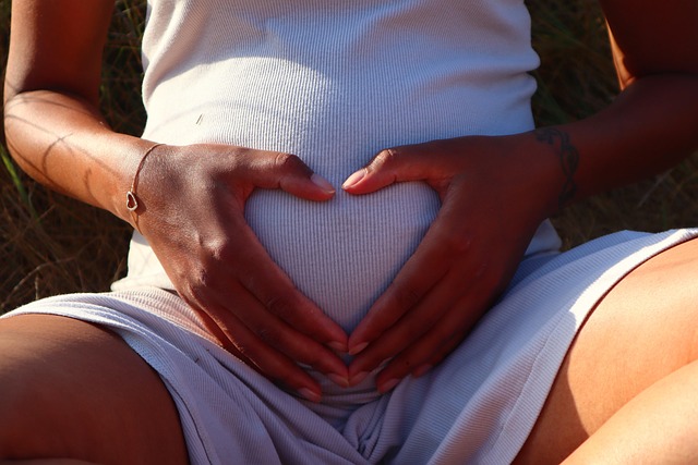 pregnant, heart hands, maternity photoshoot, pregnancy photoshoot, happy mothers day, pregnancy, maternity, love, mom, mum